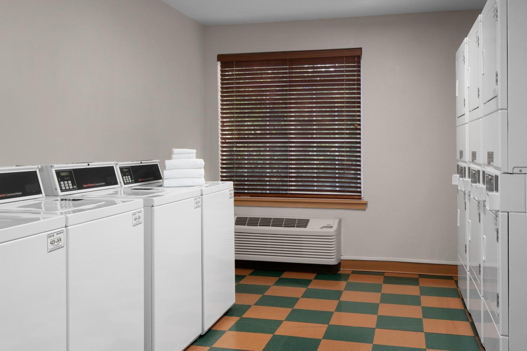 Larkspur Landing Extended Stay Suites Bellevue Εξωτερικό φωτογραφία